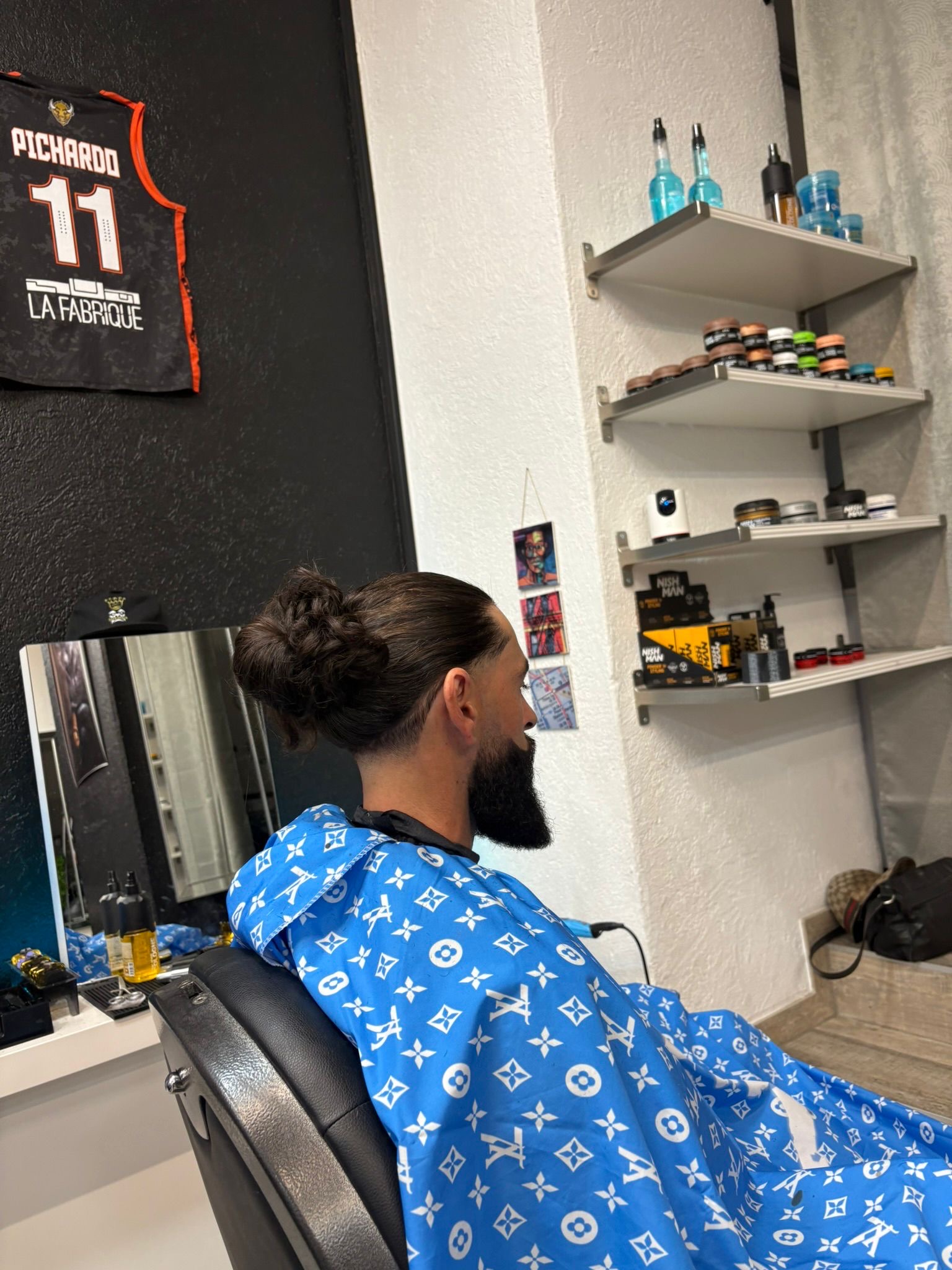 Chignon masculin avec barbe